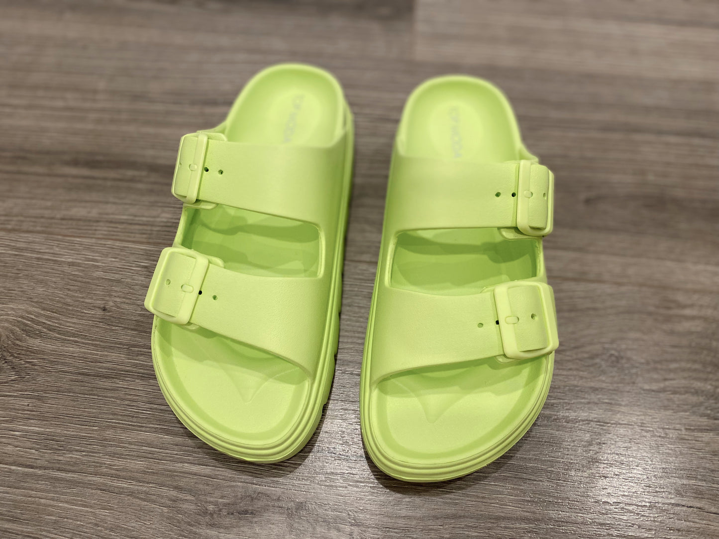 Hallie Slides Lime